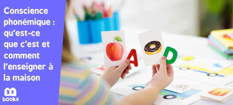 Exercices ludiques de conscience phonémique pour enfants Enfant utilisant des cartes illustrées pour associer sons et lettres